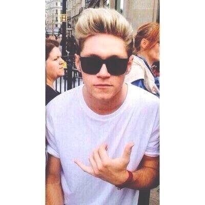 cutiepieniallxx's profile picture. pls follow @myirishone and click the link