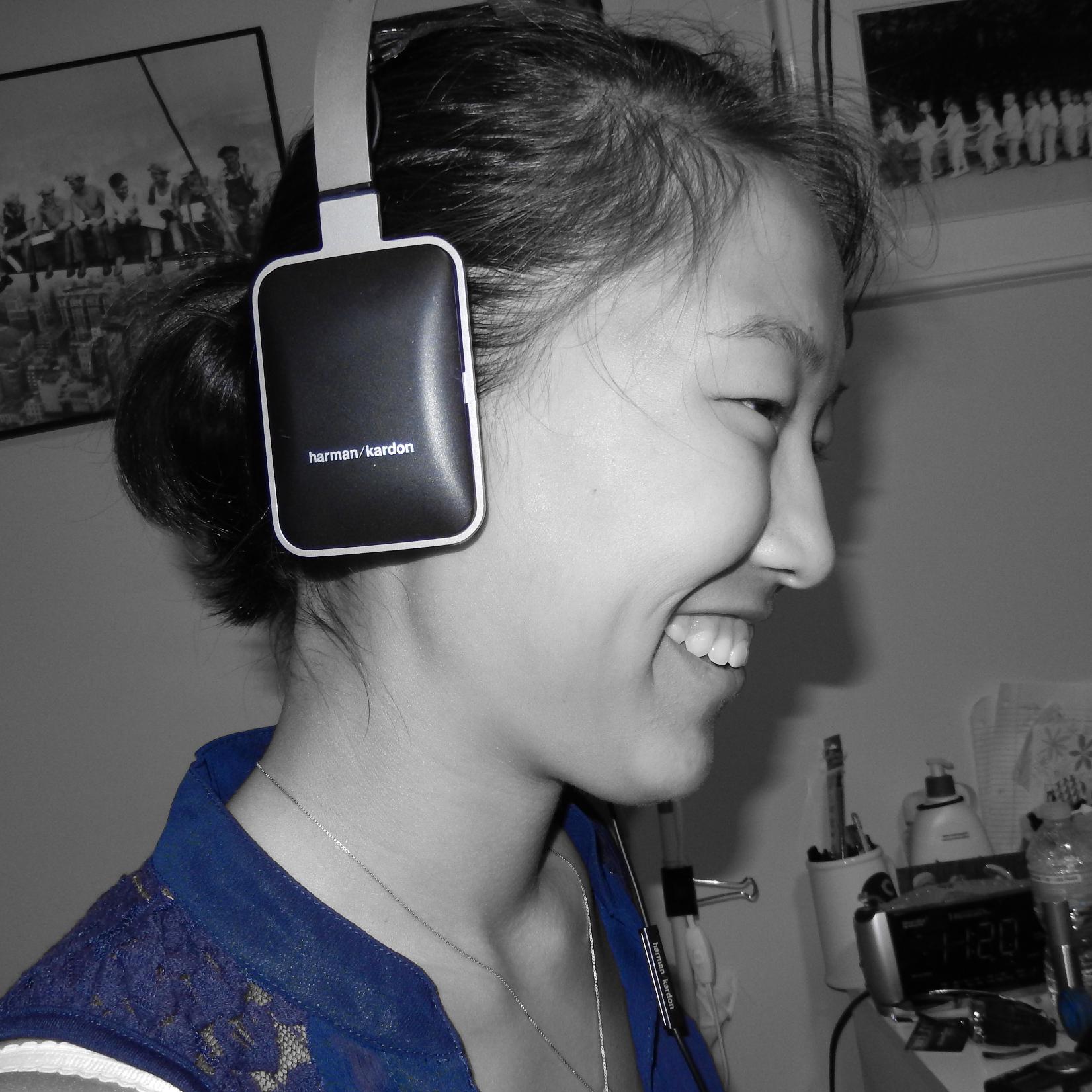 Headphone reviewer, self-proclaimed guitarist and mother of zero