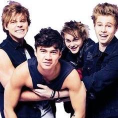 Best friends, 5sos, glee, teen wolf, youtube❤ Follow fan account @5sos_proud