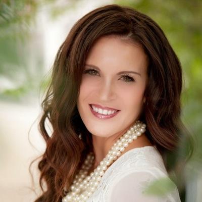 HI! I'm Heidi I have a passion for family, decorating, and DIY. Come stop by the blog as I create a beautiful life one room at a time! http://t.co/5BKfrwP3LV
