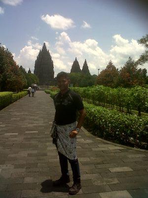 AryaOky's profile picture. 