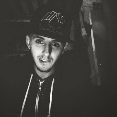 iBiiBaZz's profile picture. • Joueur Xbox One AW: iBiiBaZz • 19ans • Cherche Structure • Rosteur UIR • Lanable •