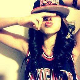 soii una ►►mojigata◄◄                           monja de dia ☼ gata de noche..!! chupate esa