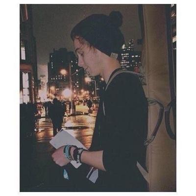 hey this is a free follow from @Rama5SOS now follow her in return she follows back! help her to her goal xx