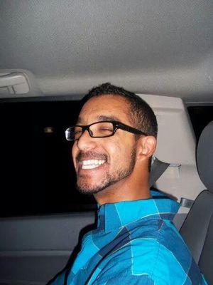 fontes_sandro's profile picture. HR, dorky, wet shaving enthusiast. yep, that sums it up.