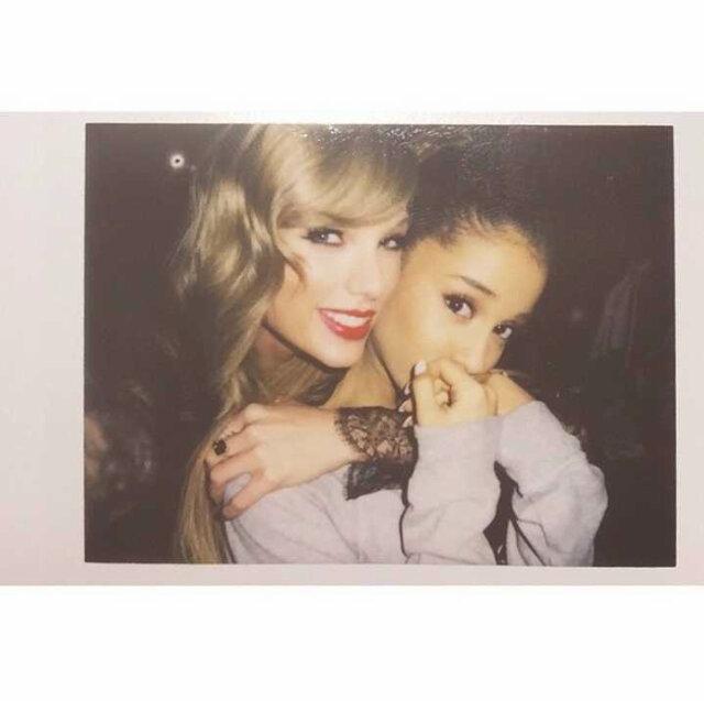Love my friends and my family♥_A big fan of Ariana Grande , Taylor Swift and One Direction!*♡_