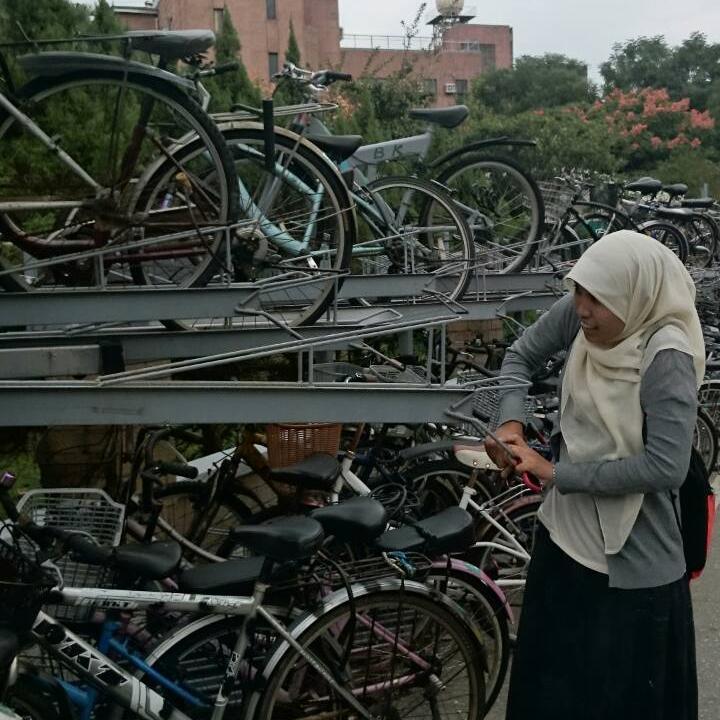 mahasiswi fisika,
terlahir untuk merubah sejarah