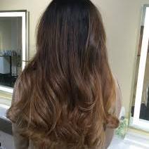 Extensiones 100%Naturales con excelentes puntas, cualquier duda mandar privado , bastantes tonos disponibles largos desde 55 hasta 70 cm disponibles.