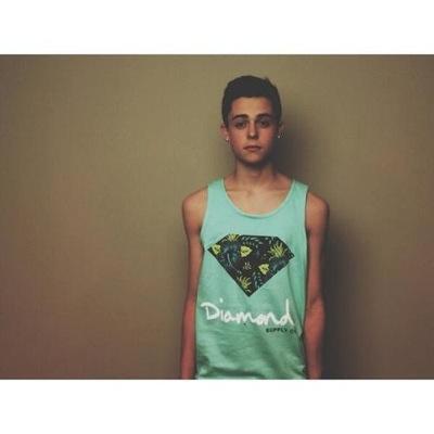 ♡ Please follow this account @alwayskyliee because they gave you a free follow ♡