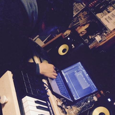 TheRealSick6's profile picture. I Make Beats If You Love Music #Follow Me. #NSTG be the team. contact info: buyabeatfrom6@gmail.com Credits / @F5Chicago /