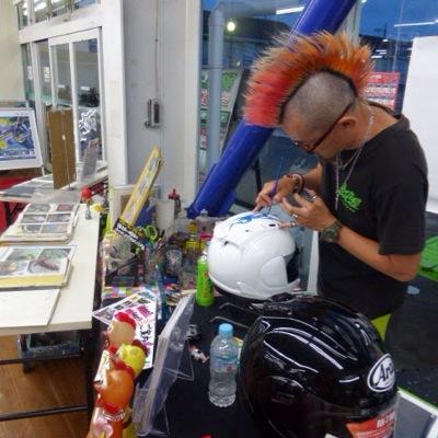 どおも、モヒカンです。 ピンストライパーです。
虹色屋