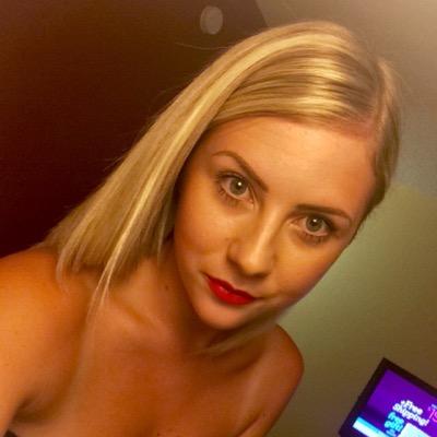 Emma0o Profile Picture