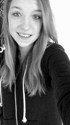 xmelissaxk's profile picture. 16 jaartjes // love friends&family and food // valerio zeno❤ // cinebuddies/cinemates :)