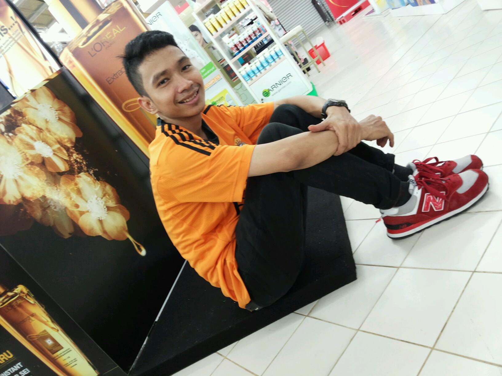 Floor SBA at PT. Unilever Indonesia Tbk • a lover of REAL MADRID CF • Madridista @Madrid_IndoJKT @PRMI_JKTSelatan • Futsal Addict • Music1D 'Directioners' *just