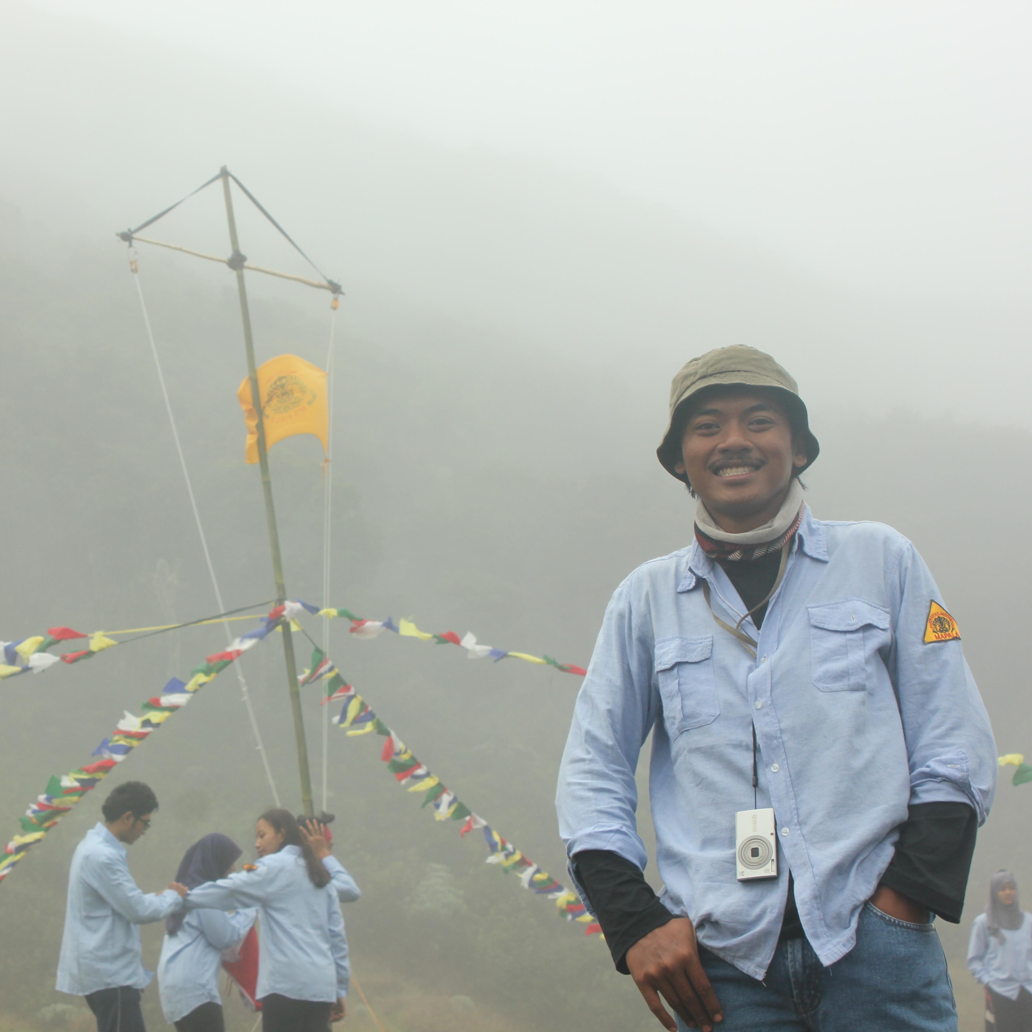 Members of Mapala UI, M-875-UI | Adventurer | Blogger | Books Addict | FIBUI2008 | Journalist https://t.co/1UU4Q2MOv9 |