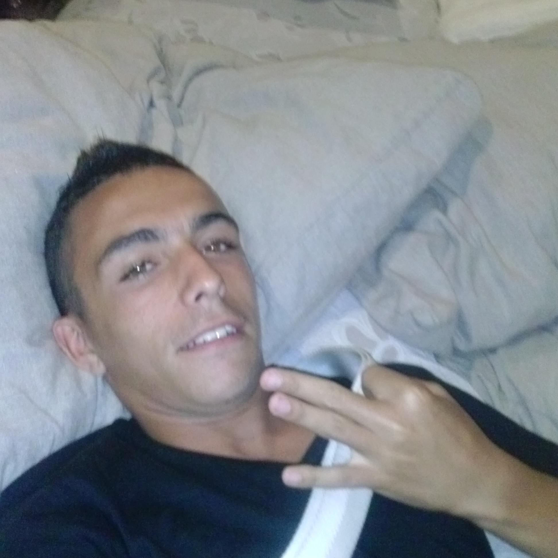 AniiViia's profile picture. 