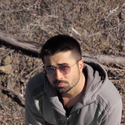Plazada tarzını asansörde bastığın düğme belirler. .