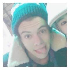 FOLLOW @onestrandzayn. ill follow straight back. RT