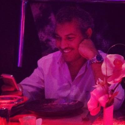عشق مع السحاب لا ينتهي