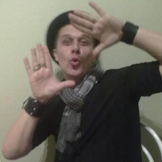 Odolám všemu, kromě pokušení.
Redaktor a vůbec tak nějak všechno, co je třeba v MF DNES, https://t.co/gIZBG2gsZb - tweety jsou ale soukromým postojem
