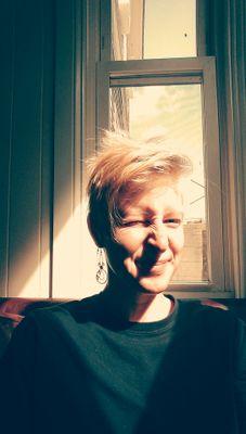 felinejumper's profile picture. queer/science/