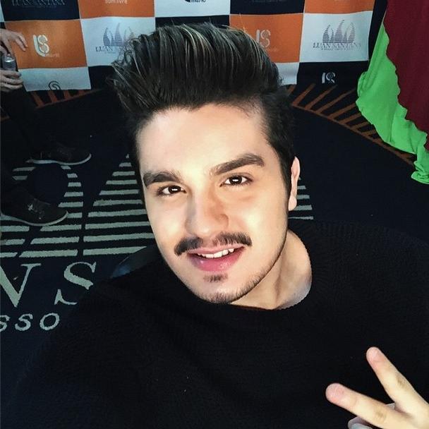 Fã clube do cantor @luansantana.     ''Ele não só me completa, na verdade me transborda'' tudo aqui é energia, seja bem vindo se a sua for boa!
