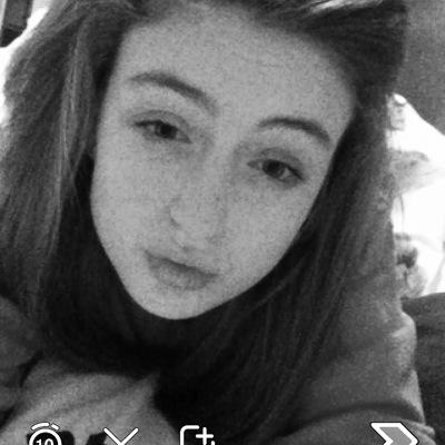 chelss_jb's profile picture. tweet random shit, follow4follow