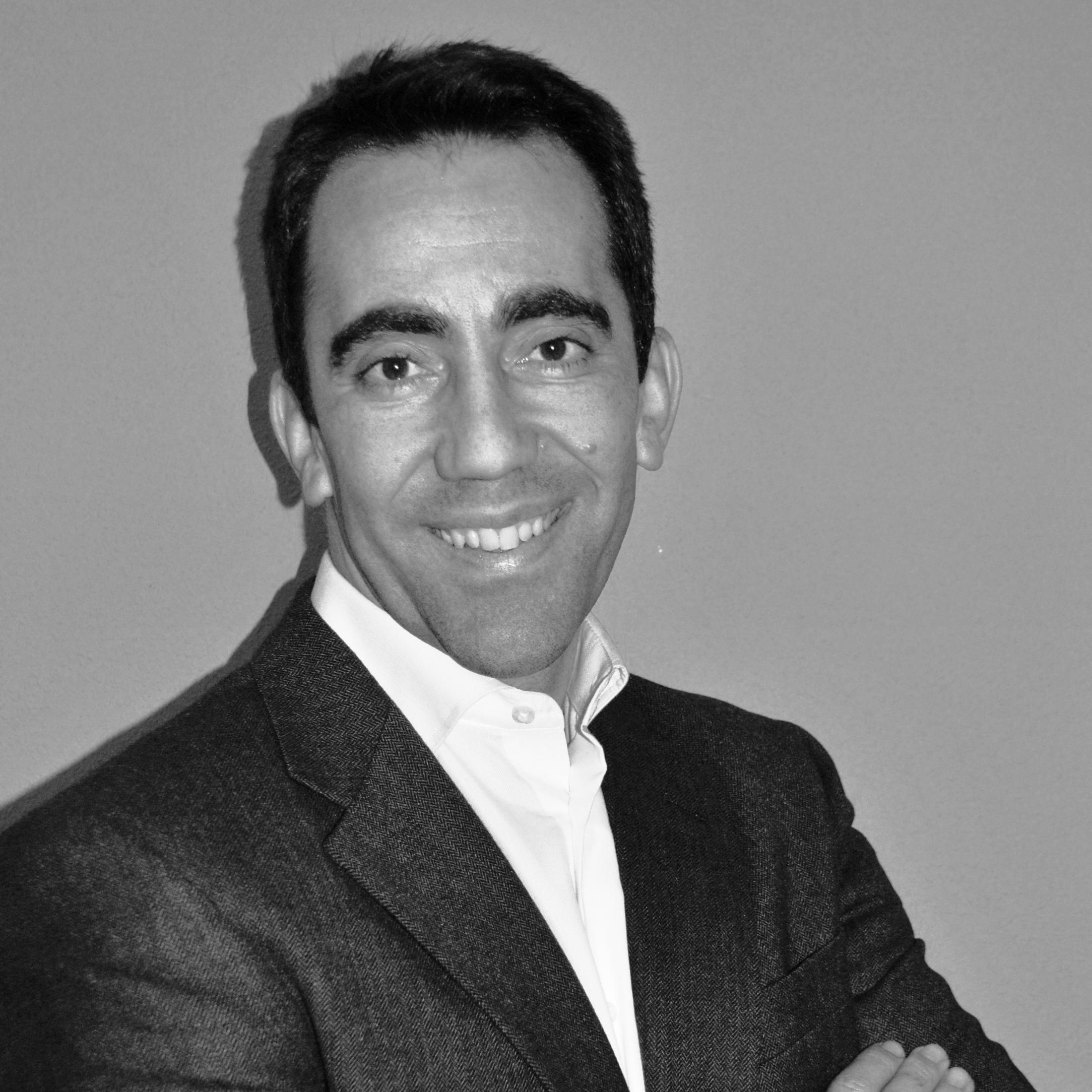 Growth Manager, CEO. Especialista en el sector industrial y en el inmobiliario. Apasionado del sports marketing.