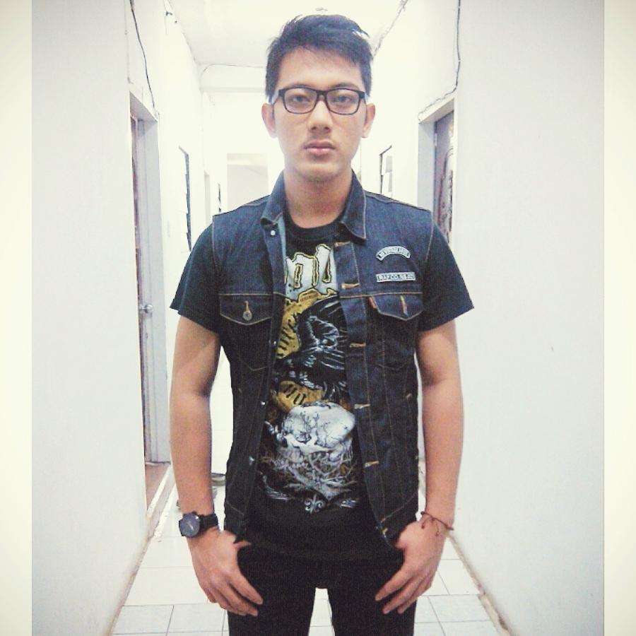 DRUMMER OF @JIMMYJACKET_ | @grsbpekanbaru | @Riaudrummer  |  instagram : iiisjimjack | youtube : MUHAMMAD ISWALDI | rahayuku☂ | Fuck your idol | musician