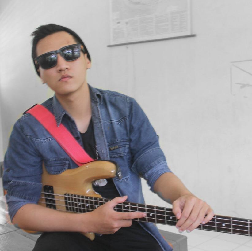 Bassist @AndromedhA | @kendal_hockey |  @masmbakjateng | Mas Kendal 2011 | line: dhimaszubaer