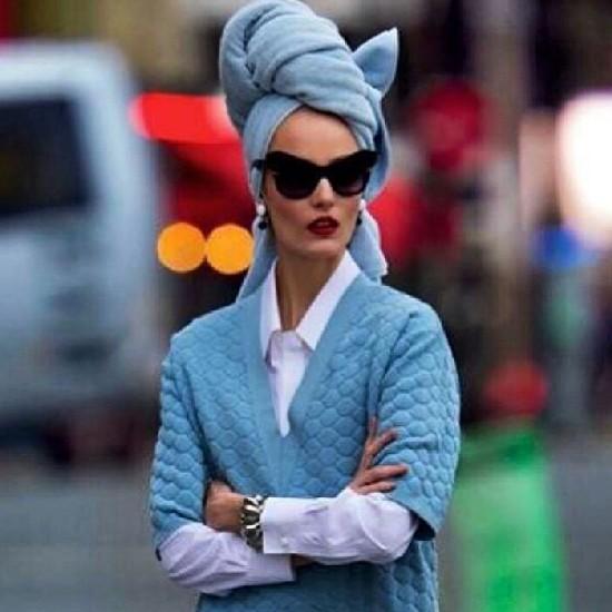 مصممه مودل في معارض النساء فقط
 instagram : Bnt_eid