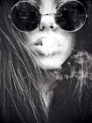 sucia___'s profile picture. Quod me nutrit,me destruit