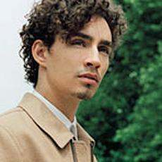 Fansite dedicated to the talented actor @RobMSheehan with all his news, info and photos.