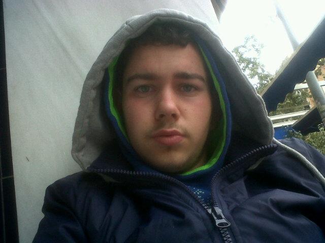 Aaron_conflow's profile picture. Son normal ojos azules un poco wapo soy muy cariñoso con las personas q me tratan bn y puedo llegar a tener una relacion vastante serio