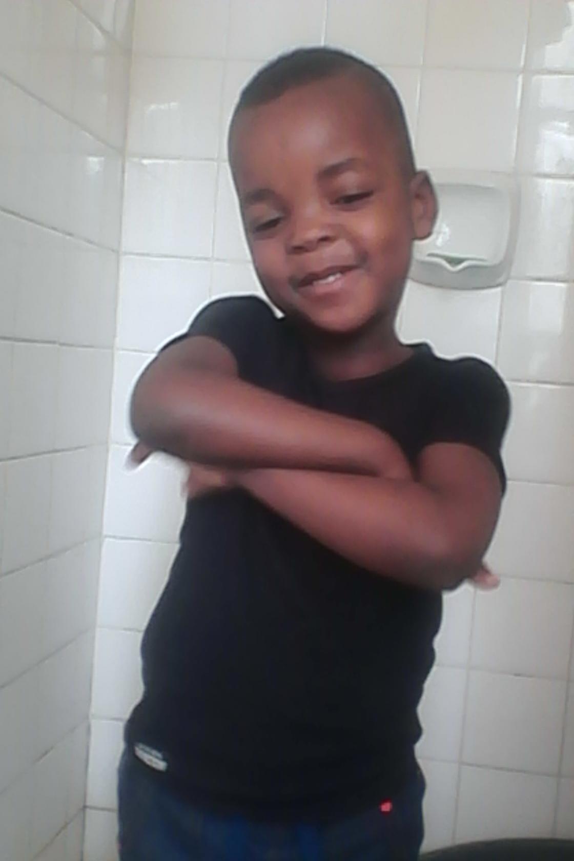 eddyshiri48's profile picture. 