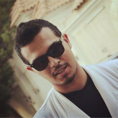 لِيْهٌ اَرُؤْحْ وَانَا مـاْلِيْ وَطَنْ غِيْرِك