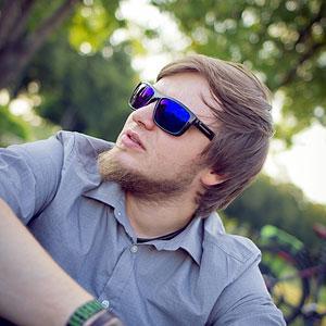 I'm a young digital media designer, photograph and musician form Dresden, Germany