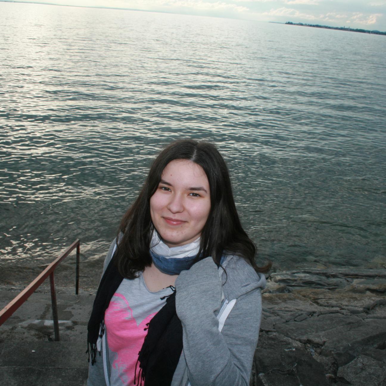 I`m a Stormer & a Whovian just a fangirl ^^
