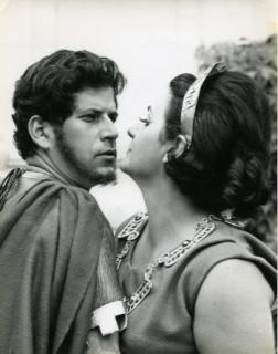 Cuenta Oficial de la COMPAÑÍA NACIONAL DE ARTE LÍRICO: LOLA LINARES, que rinde tributo a la Memoria y Legado de la gran Maestra, Soprano y Artista Venezolana.