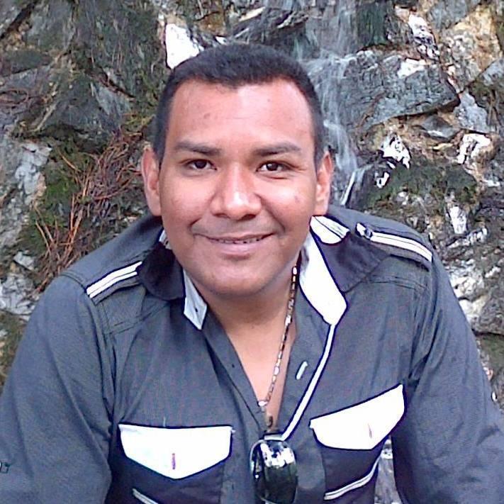 Venezolano. Docente, Académico e Investigador universitario con grado científico de  Doctor en Ciencias Pedagógicas. profesor universitario.