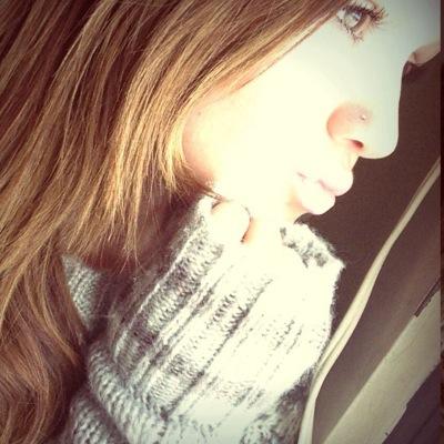 youtuber name is brooke farnam follow me subscrib theres a new video every week ❤️ and give me ideas of what u wat to see ok love u ❤️❤️