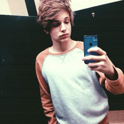 GO FOLLOW HIM THIS IS A FAN ACCOUNT OF @marth3wduval