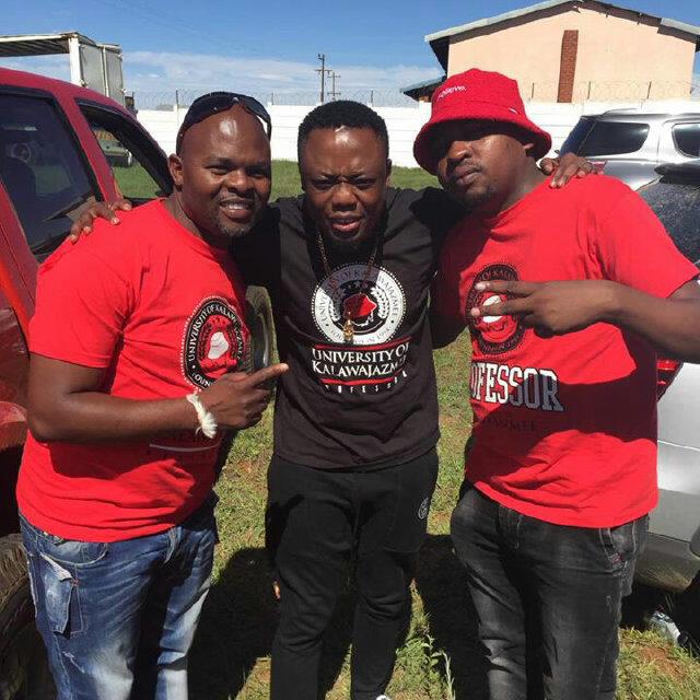 ezakanwaiza's profile picture. 