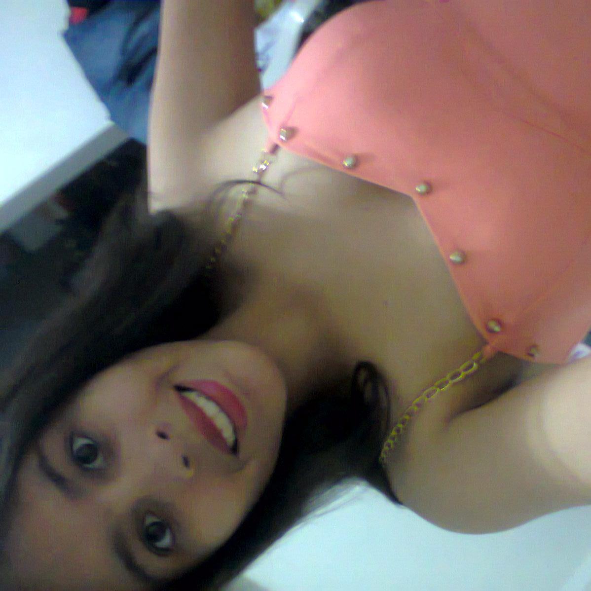 Pilar210714's profile picture. Somos extraños de nuevo, pero esta vez con recuerdos.