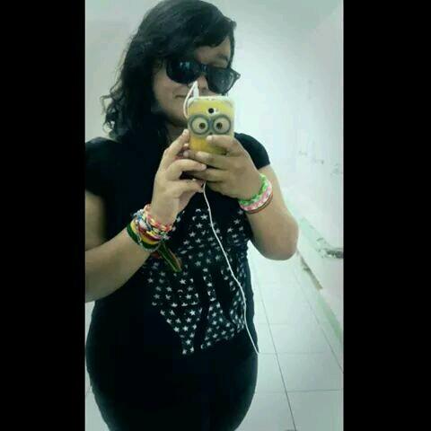 PamviviWww's profile picture. 