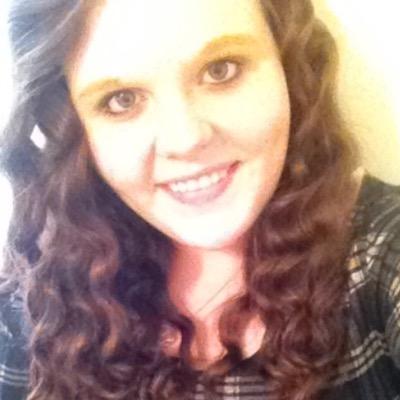 My name is Dana LeShay! I'm 17 years old. Senior at Carbon Hill. Follow me:)