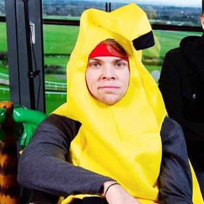 FREE FOLLOW FROM @CliffordDynasty GO FOLLOW HER PLEASE