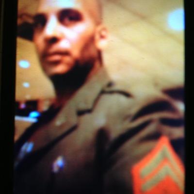 holdupto400v's profile picture. 2 B happy love 2 see all happy