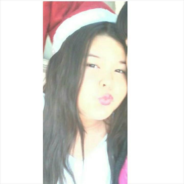 Holaa!!Soy Directioner y Arianator de corazon y pues asi me encanta yuya la amo es una guapura:)Y pues asi, y tambien me gusta Hola soy german WOOOHOOO Sigueme!