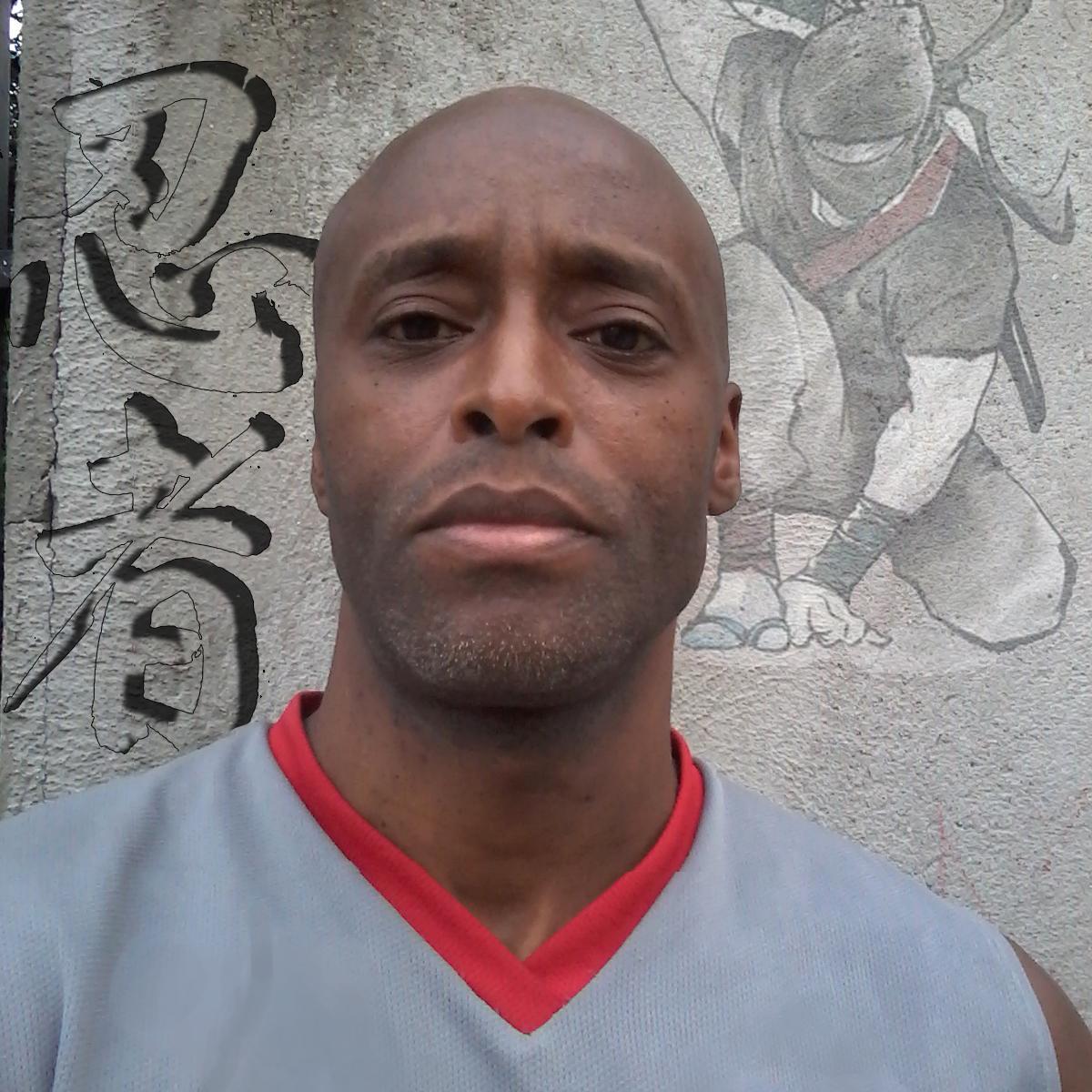 Dj old school , um dos pioneiros do hip hop nacional